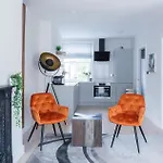 Fulham Light - 2 Bedroom Home