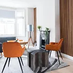 Fulham Light - 2 Bedroom Home